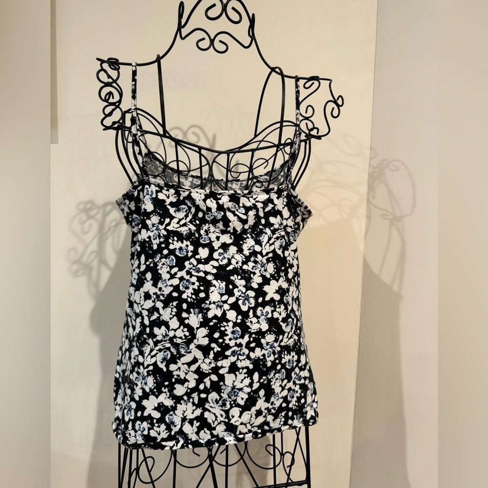 Loft black floral cami - Picture 2 of 6